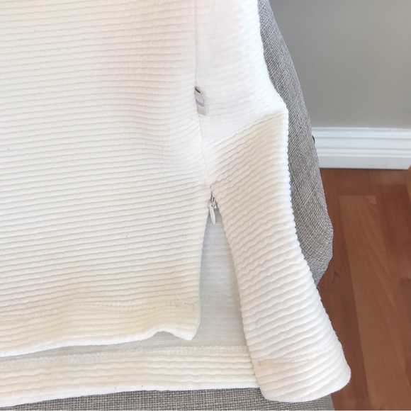 MONDETTA | Textured Knit Off-White Activewear Shirt Size S/M - Picture 9 of 12